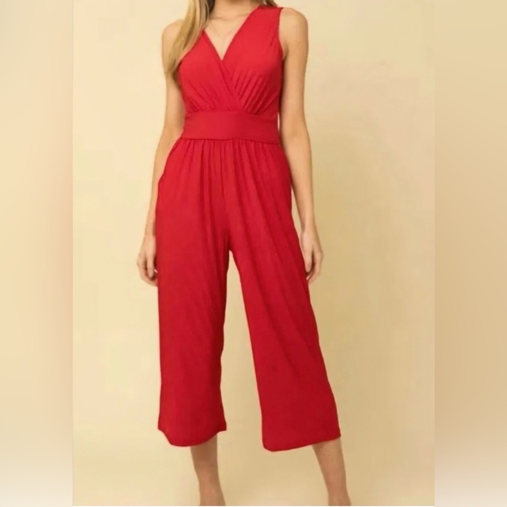 Gilli Vibrant Coral Sleeveless Cropped Jumpsuit